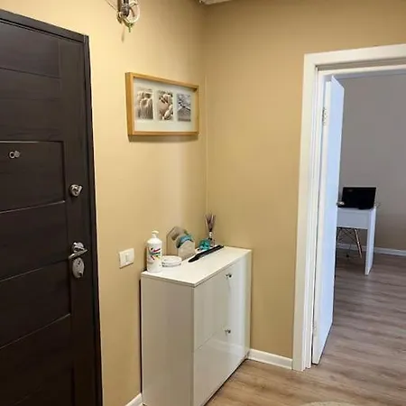 Fully Equipped, Moments Away From The Centre *