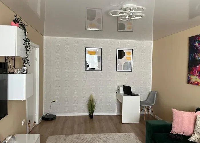 Fully Equipped, Moments Away From The Centre *